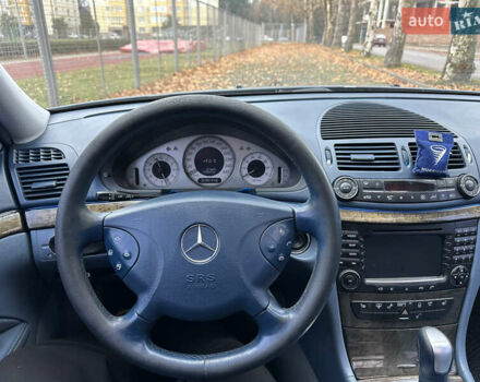Синий Мерседес Е-Класс, объемом двигателя 3.2 л и пробегом 302 тыс. км за 5800 $, фото 9 на Automoto.ua