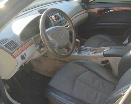 Синий Мерседес Е-Класс, объемом двигателя 2.1 л и пробегом 238 тыс. км за 7500 $, фото 11 на Automoto.ua