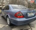 Синий Мерседес Е-Класс, объемом двигателя 2.1 л и пробегом 300 тыс. км за 8000 $, фото 3 на Automoto.ua
