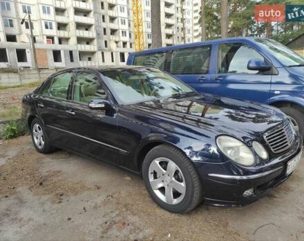 Синий Мерседес Е-Класс, объемом двигателя 3.2 л и пробегом 236 тыс. км за 4200 $, фото 9 на Automoto.ua