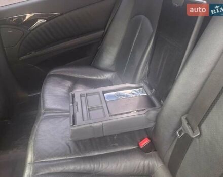 Мерседес Е-Класс 2003 в Измаиле на Automoto.ua Синий Мерседес Е-Класс, объемом двигателя 1.8 л и пробегом 336 тыс. км за 6400 $, фото 3 на Automoto.ua