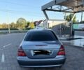 Синий Мерседес Е-Класс, объемом двигателя 2.2 л и пробегом 350 тыс. км за 6021 $, фото 3 на Automoto.ua