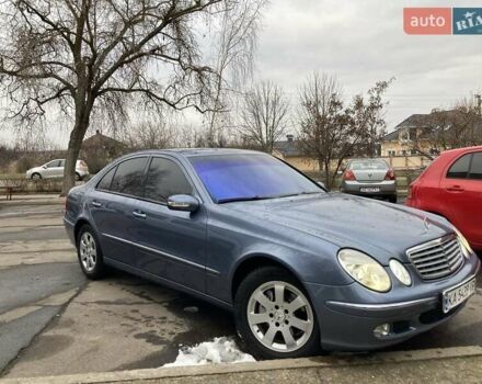 Синий Мерседес Е-Класс, объемом двигателя 2.1 л и пробегом 300 тыс. км за 8000 $, фото 7 на Automoto.ua
