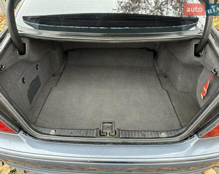 Синий Мерседес Е-Класс, объемом двигателя 3.2 л и пробегом 302 тыс. км за 5800 $, фото 15 на Automoto.ua