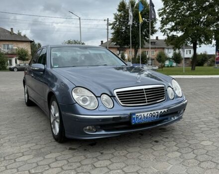 Синий Мерседес Е-Класс, объемом двигателя 2.7 л и пробегом 276 тыс. км за 3600 $, фото 2 на Automoto.ua