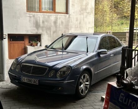 Синий Мерседес Е-Класс, объемом двигателя 2.7 л и пробегом 275 тыс. км за 5950 $, фото 1 на Automoto.ua