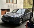 Синий Мерседес Е-Класс, объемом двигателя 2.7 л и пробегом 275 тыс. км за 5950 $, фото 1 на Automoto.ua