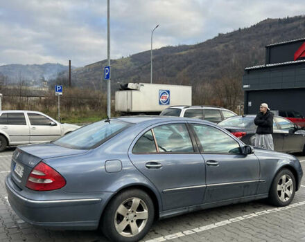 Синий Мерседес Е-Класс, объемом двигателя 2.69 л и пробегом 442 тыс. км за 5500 $, фото 3 на Automoto.ua