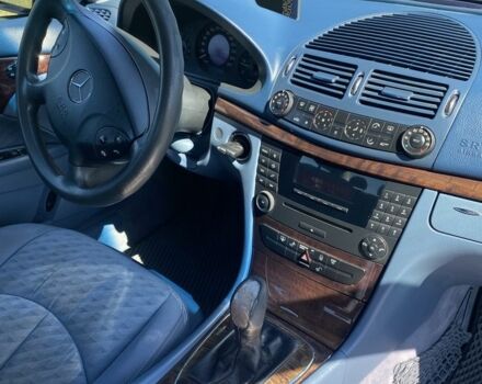 Синий Мерседес Е-Класс, объемом двигателя 2.1 л и пробегом 246 тыс. км за 6000 $, фото 15 на Automoto.ua