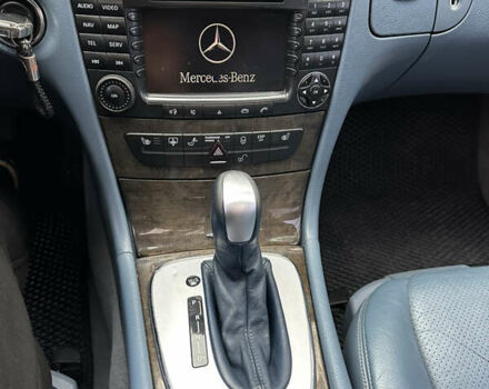 Синий Мерседес Е-Класс, объемом двигателя 3.2 л и пробегом 302 тыс. км за 5800 $, фото 10 на Automoto.ua