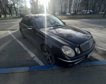 Синий Мерседес Е-Класс, объемом двигателя 3.2 л и пробегом 470 тыс. км за 6500 $, фото 3 на Automoto.ua