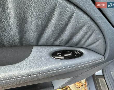 Синий Мерседес Е-Класс, объемом двигателя 3.2 л и пробегом 302 тыс. км за 5800 $, фото 13 на Automoto.ua