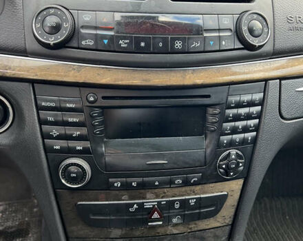 Синий Мерседес Е-Класс, объемом двигателя 2.69 л и пробегом 442 тыс. км за 5500 $, фото 5 на Automoto.ua