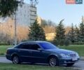Синий Мерседес Е-Класс, объемом двигателя 2.1 л и пробегом 300 тыс. км за 8000 $, фото 1 на Automoto.ua