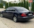 Синий Мерседес Е-Класс, объемом двигателя 2.2 л и пробегом 326 тыс. км за 7999 $, фото 1 на Automoto.ua