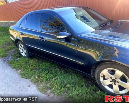 Синий Мерседес Е-Класс, объемом двигателя 3.2 л и пробегом 0 тыс. км за 6000 $, фото 3 на Automoto.ua