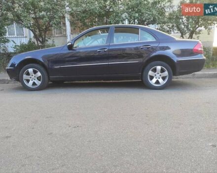 Синий Мерседес Е-Класс, объемом двигателя 3.2 л и пробегом 236 тыс. км за 4200 $, фото 5 на Automoto.ua