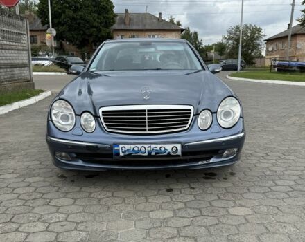 Синий Мерседес Е-Класс, объемом двигателя 2.7 л и пробегом 276 тыс. км за 3600 $, фото 4 на Automoto.ua