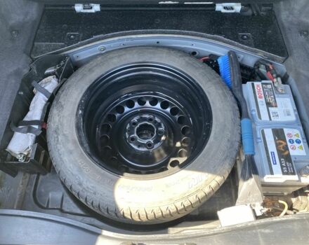 Синий Мерседес Е-Класс, объемом двигателя 2.1 л и пробегом 246 тыс. км за 6000 $, фото 9 на Automoto.ua