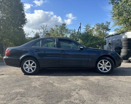 Синий Мерседес Е-Класс, объемом двигателя 2.2 л и пробегом 480 тыс. км за 4000 $, фото 1 на Automoto.ua