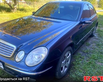 Синий Мерседес Е-Класс, объемом двигателя 3.2 л и пробегом 0 тыс. км за 6000 $, фото 1 на Automoto.ua