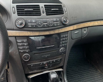 Синий Мерседес Е-Класс, объемом двигателя 2.2 л и пробегом 375 тыс. км за 6500 $, фото 11 на Automoto.ua