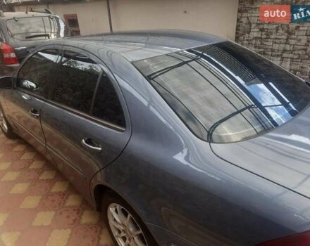 Мерседес Е-Класс 2003 в Измаиле на Automoto.ua Синий Мерседес Е-Класс, объемом двигателя 1.8 л и пробегом 336 тыс. км за 6400 $, фото 2 на Automoto.ua