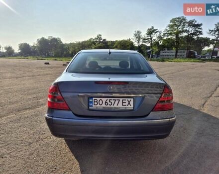 Синий Мерседес Е-Класс, объемом двигателя 1.8 л и пробегом 312 тыс. км за 8200 $, фото 4 на Automoto.ua