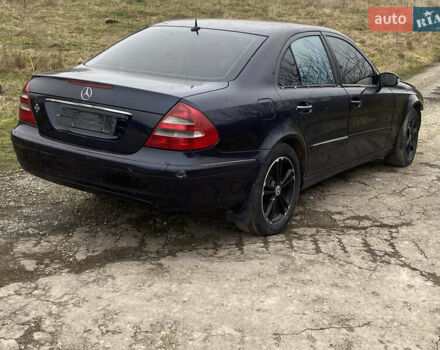 Синий Мерседес Е-Класс, объемом двигателя 2.15 л и пробегом 300 тыс. км за 3000 $, фото 3 на Automoto.ua