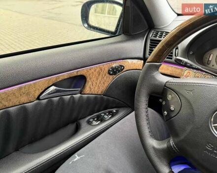 Синій Мерседес Е-Клас, об'ємом двигуна 3.2 л та пробігом 306 тис. км за 11000 $, фото 7 на Automoto.ua