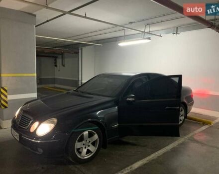 Синий Мерседес Е-Класс, объемом двигателя 1.8 л и пробегом 300 тыс. км за 8300 $, фото 1 на Automoto.ua