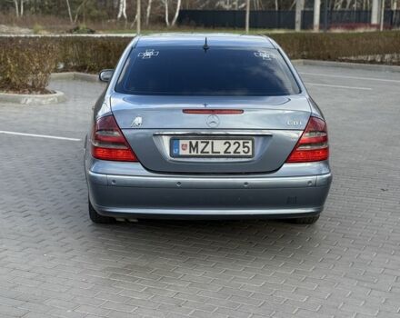 Синій Мерседес Е-Клас, об'ємом двигуна 2.2 л та пробігом 350 тис. км за 3599 $, фото 4 на Automoto.ua