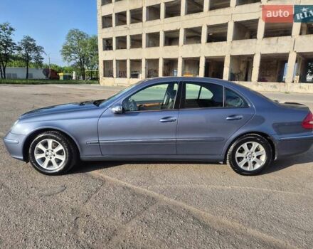 Синий Мерседес Е-Класс, объемом двигателя 1.8 л и пробегом 312 тыс. км за 8200 $, фото 2 на Automoto.ua