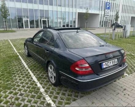 Синий Мерседес Е-Класс, объемом двигателя 3.2 л и пробегом 430 тыс. км за 3900 $, фото 1 на Automoto.ua