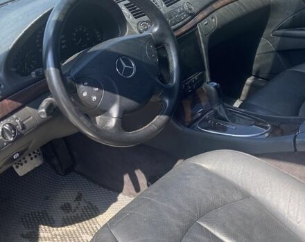 Синій Мерседес Е-Клас, об'ємом двигуна 1.8 л та пробігом 340 тис. км за 7200 $, фото 4 на Automoto.ua