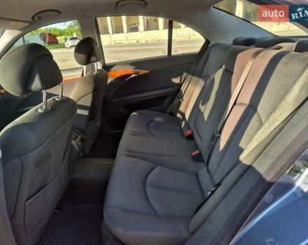 Синий Мерседес Е-Класс, объемом двигателя 1.8 л и пробегом 312 тыс. км за 8200 $, фото 25 на Automoto.ua