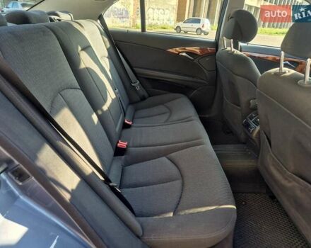 Синий Мерседес Е-Класс, объемом двигателя 1.8 л и пробегом 312 тыс. км за 8200 $, фото 27 на Automoto.ua