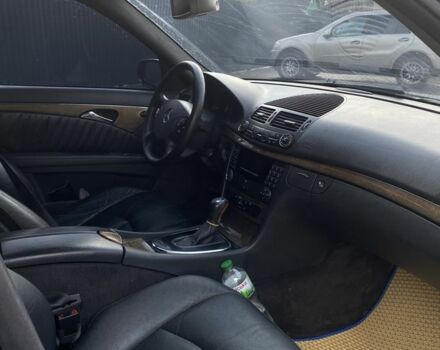 Синий Мерседес Е-Класс, объемом двигателя 2.7 л и пробегом 400 тыс. км за 3350 $, фото 5 на Automoto.ua