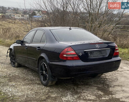 Синий Мерседес Е-Класс, объемом двигателя 2.15 л и пробегом 300 тыс. км за 3000 $, фото 7 на Automoto.ua