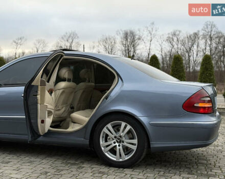 Синій Мерседес Е-Клас, об'ємом двигуна 3.22 л та пробігом 382 тис. км за 5990 $, фото 31 на Automoto.ua