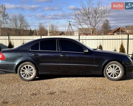 Синий Мерседес Е-Класс, объемом двигателя 2.1 л и пробегом 362 тыс. км за 8700 $, фото 6 на Automoto.ua