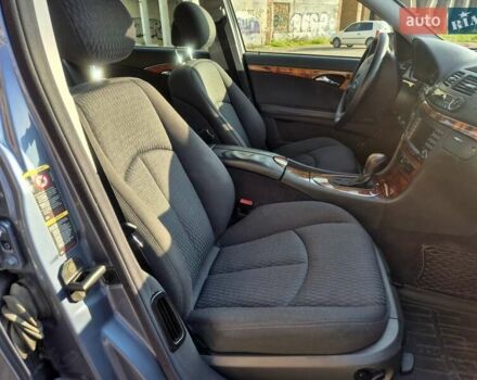 Синий Мерседес Е-Класс, объемом двигателя 1.8 л и пробегом 312 тыс. км за 8200 $, фото 29 на Automoto.ua