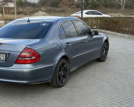 Синій Мерседес Е-Клас, об'ємом двигуна 2.2 л та пробігом 350 тис. км за 3599 $, фото 5 на Automoto.ua