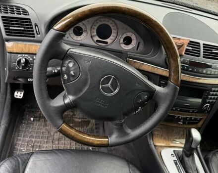 Синій Мерседес Е-Клас, об'ємом двигуна 3.2 л та пробігом 306 тис. км за 11000 $, фото 11 на Automoto.ua