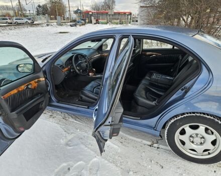 Синий Мерседес Е-Класс, объемом двигателя 2.7 л и пробегом 400 тыс. км за 2800 $, фото 6 на Automoto.ua