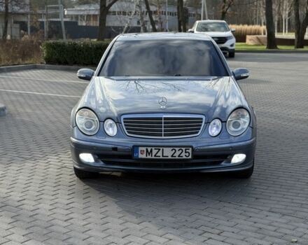Синій Мерседес Е-Клас, об'ємом двигуна 2.2 л та пробігом 350 тис. км за 3599 $, фото 1 на Automoto.ua