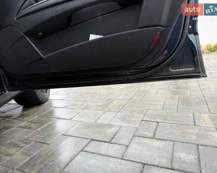 Синій Мерседес Е-Клас, об'ємом двигуна 3.2 л та пробігом 306 тис. км за 11000 $, фото 15 на Automoto.ua