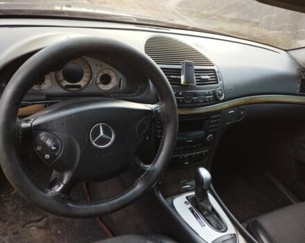 Синий Мерседес Е-Класс, объемом двигателя 2.7 л и пробегом 390 тыс. км за 4350 $, фото 5 на Automoto.ua