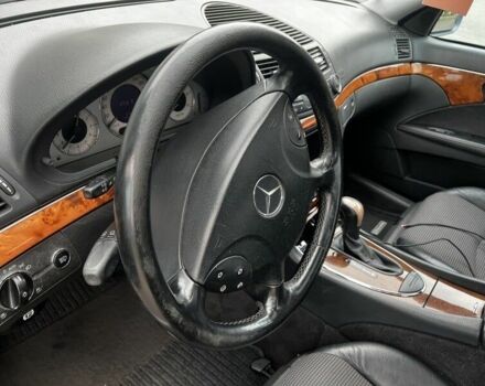 Синий Мерседес Е-Класс, объемом двигателя 3.2 л и пробегом 329 тыс. км за 4647 $, фото 3 на Automoto.ua