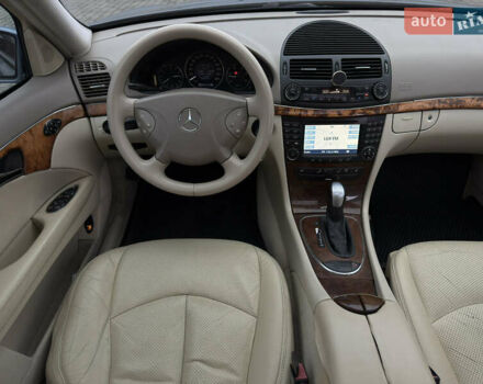 Синій Мерседес Е-Клас, об'ємом двигуна 3.22 л та пробігом 382 тис. км за 5990 $, фото 39 на Automoto.ua